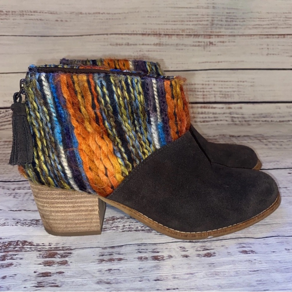 TOMS Women’s 7.5 Southwestern Aztec Print Suede Ankle Boots Tassel Back Lela